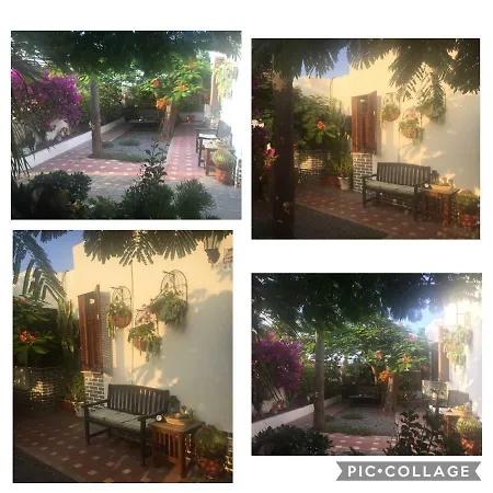 Holiday home Heavens Garden House
